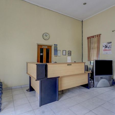 Oyo Life 90159 Puri Asoka Guest House Semarang Dış mekan fotoğraf