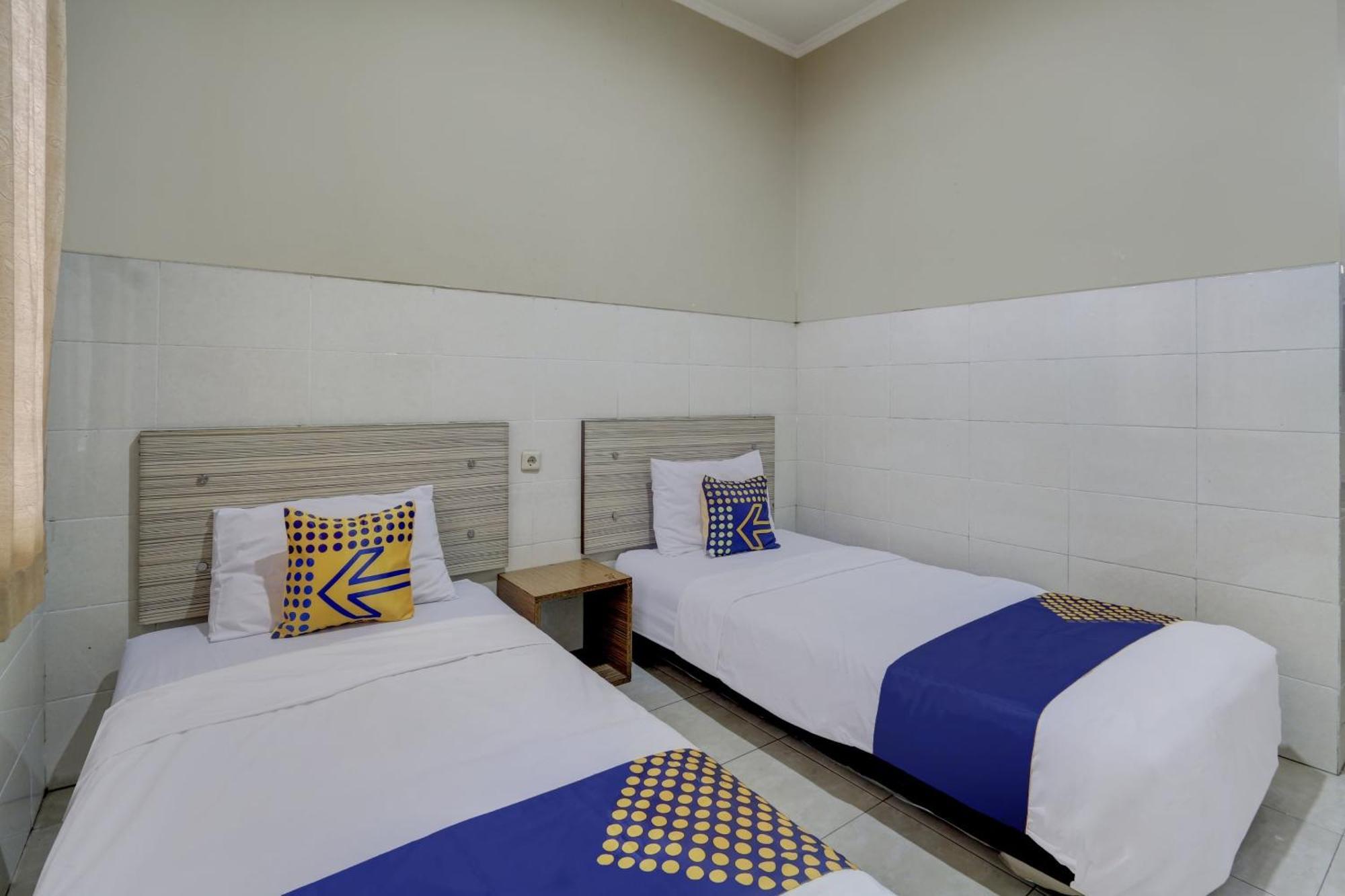 Oyo Life 90159 Puri Asoka Guest House Semarang Dış mekan fotoğraf