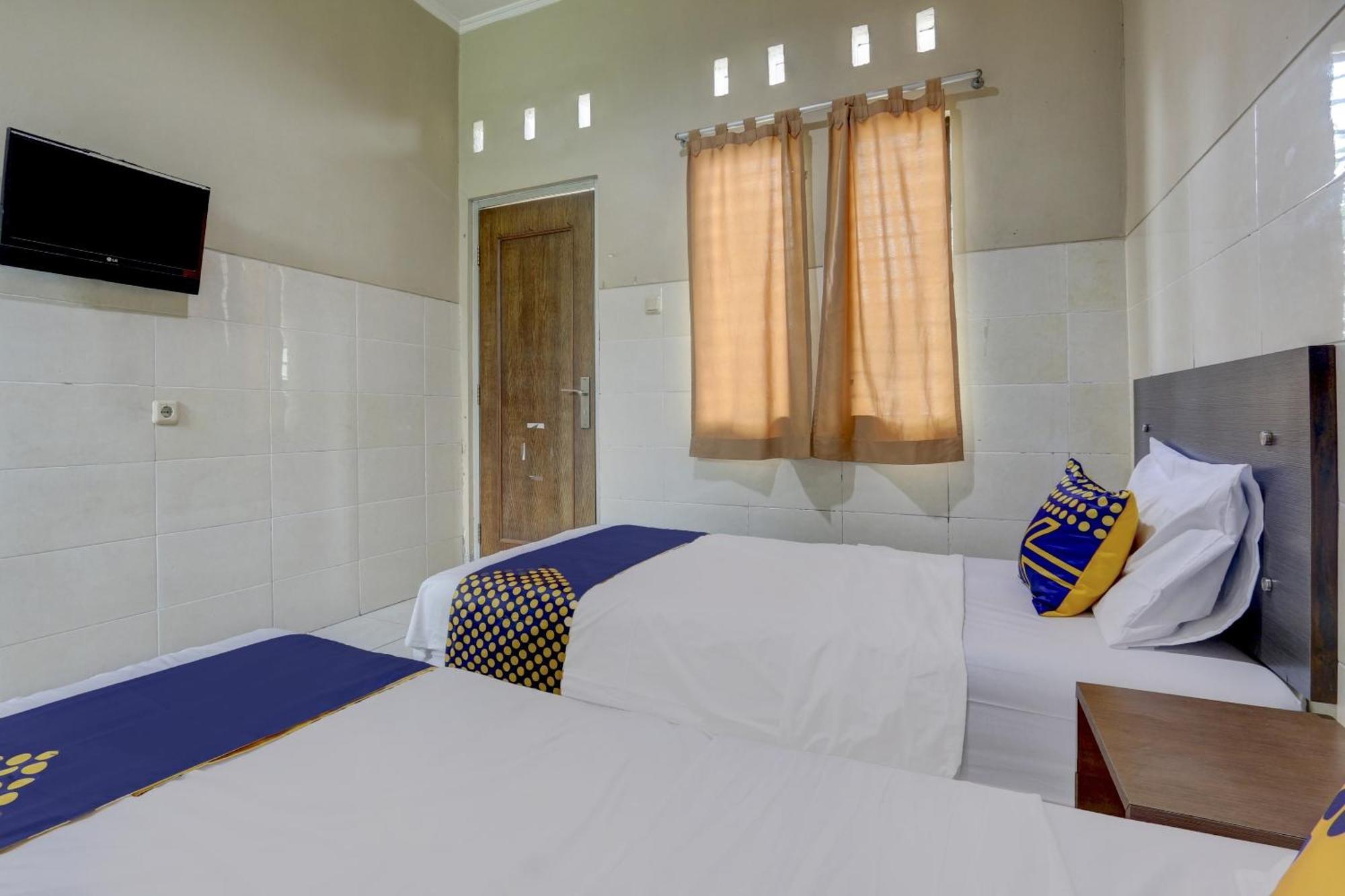 Oyo Life 90159 Puri Asoka Guest House Semarang Dış mekan fotoğraf